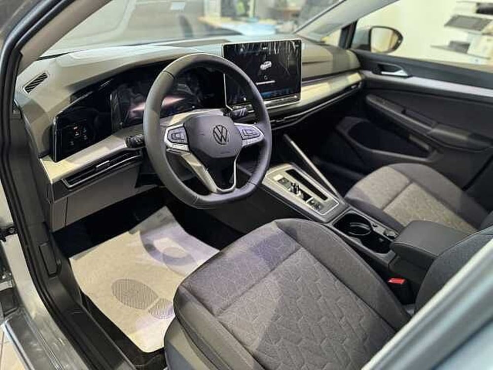Volkswagen Golf nuova a Torino (7)