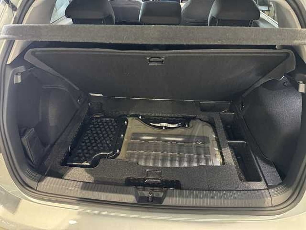 Volkswagen Golf nuova a Torino (8)