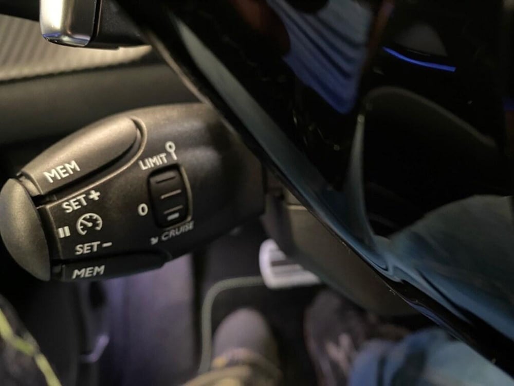 Peugeot 208 nuova a Torino (13)