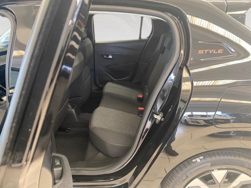Peugeot 208 nuova a Torino (9)
