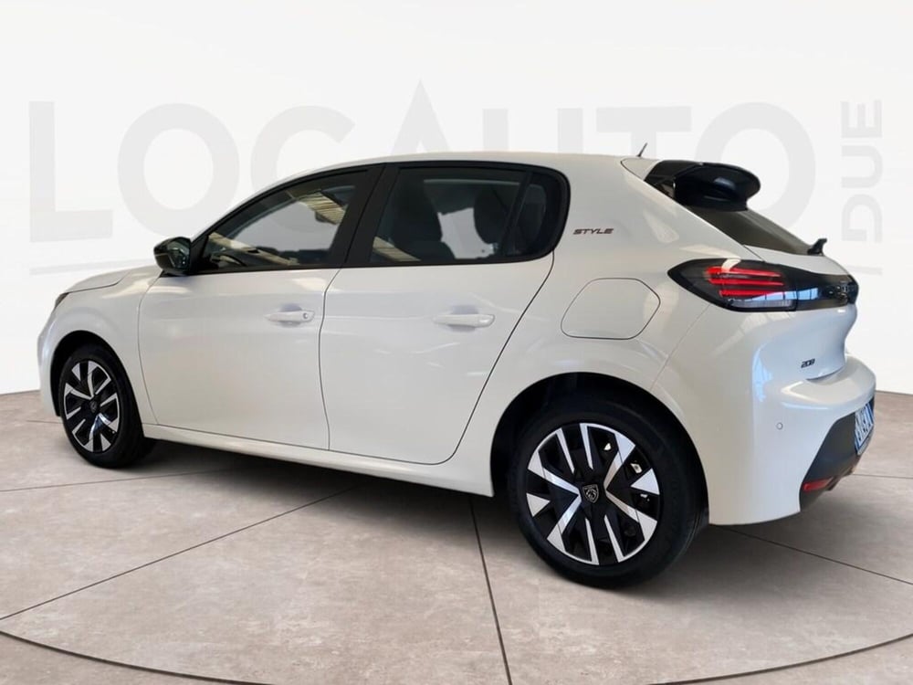 Peugeot 208 nuova a Torino (5)