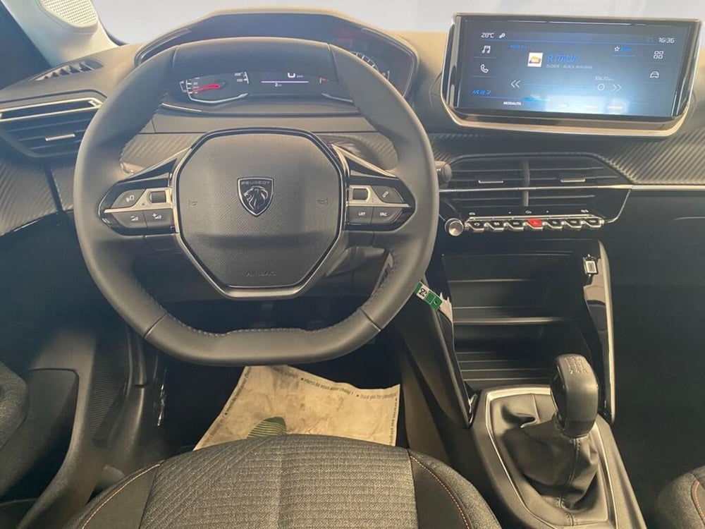 Peugeot 208 nuova a Torino (7)