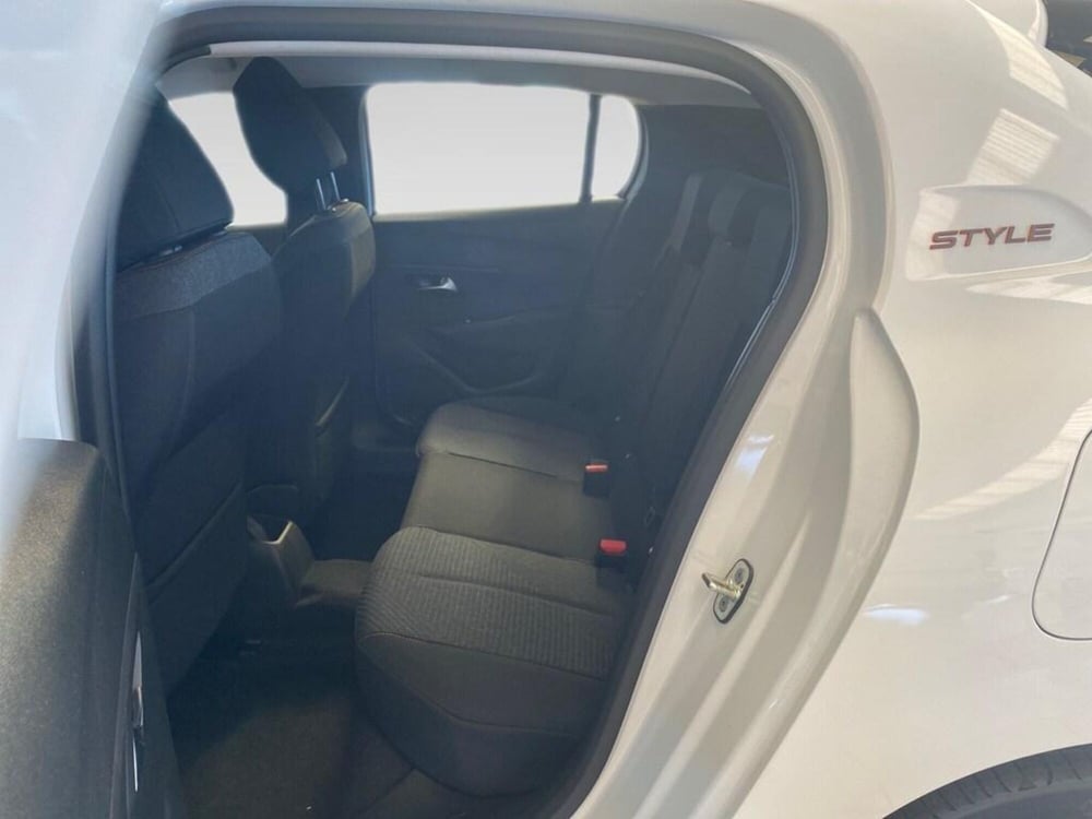 Peugeot 208 nuova a Torino (9)