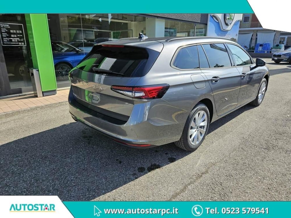 Skoda Superb nuova a Piacenza (5)