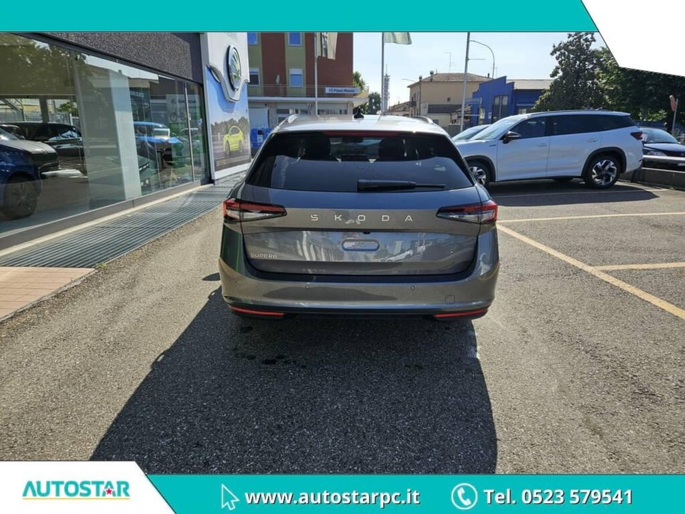 Skoda Superb nuova a Piacenza (6)
