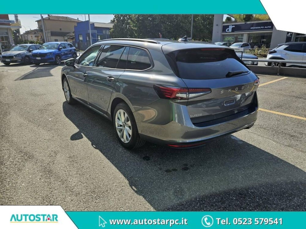 Skoda Superb nuova a Piacenza (7)