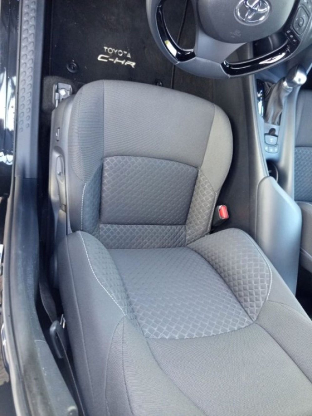 Toyota Toyota C-HR usata a Frosinone (11)