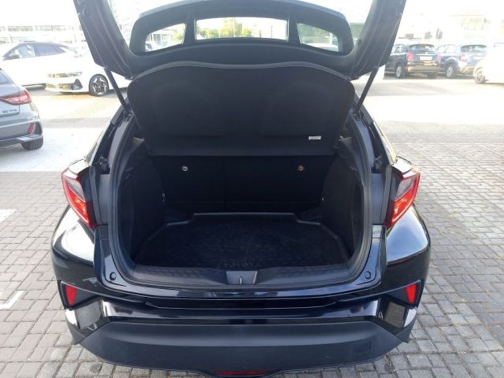 Toyota Toyota C-HR usata a Frosinone (18)
