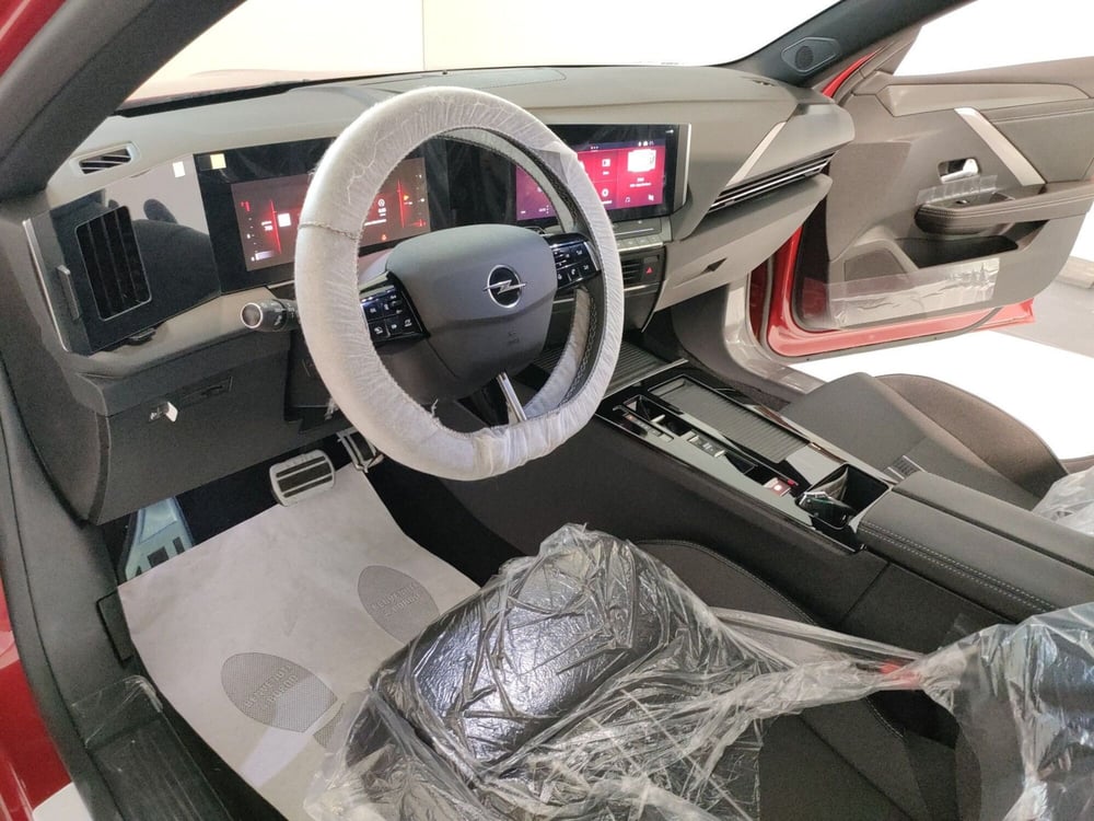 Opel Astra nuova a L'Aquila (11)
