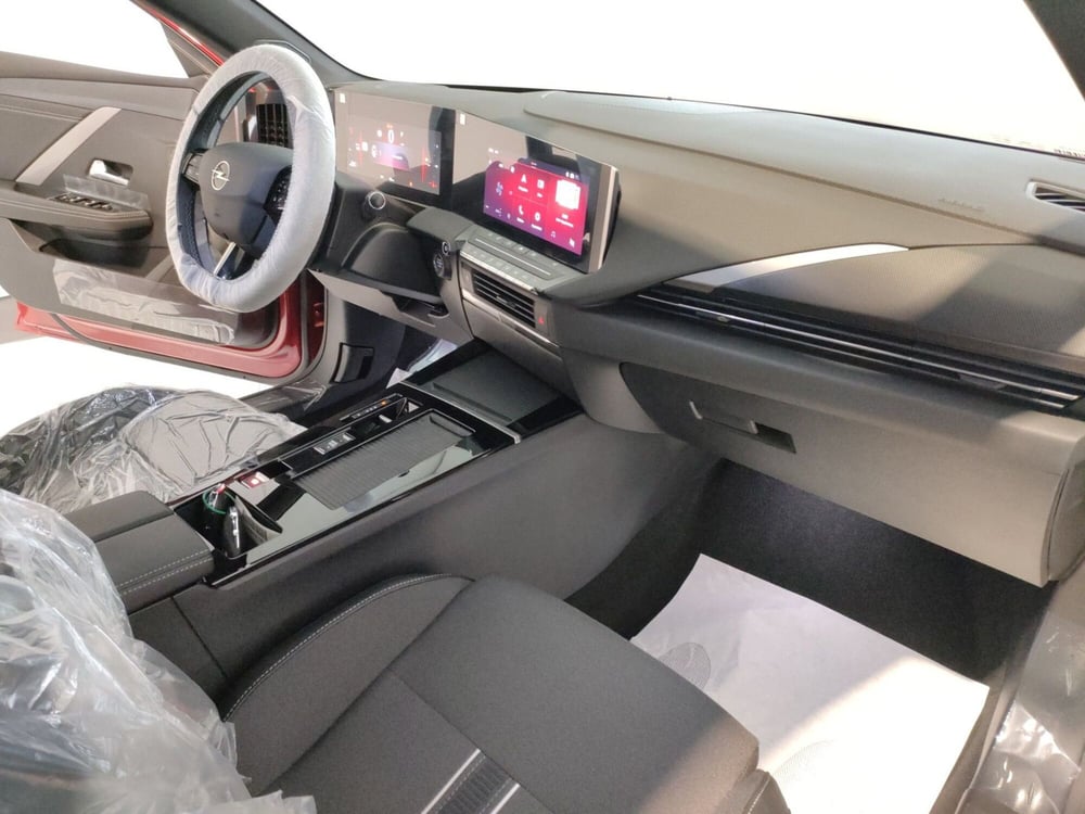 Opel Astra nuova a L'Aquila (12)