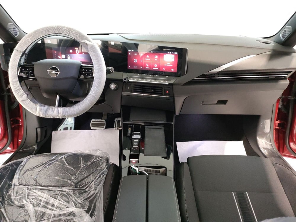 Opel Astra nuova a L'Aquila (16)