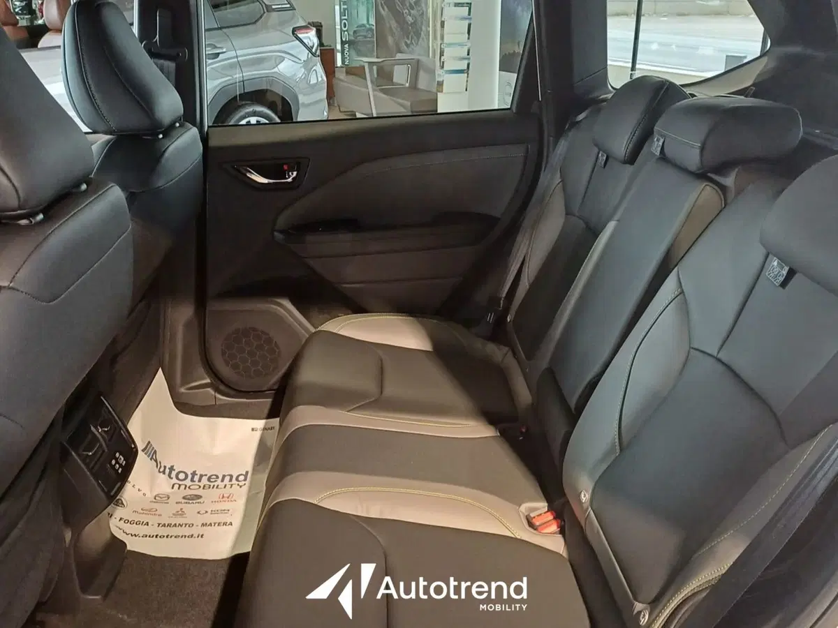 Subaru Forester nuova a Bari (10)