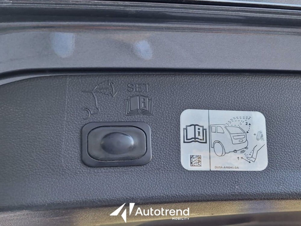 Ford Kuga usata a Bari (18)