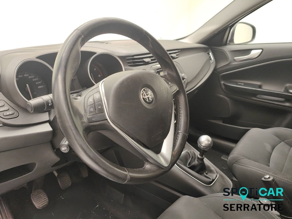 Alfa Romeo Giulietta usata a Como (8)