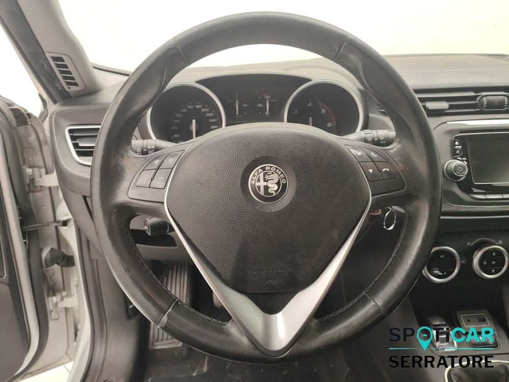Alfa Romeo Giulietta usata a Como (9)