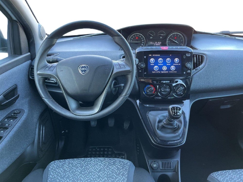 Lancia Ypsilon usata a Torino (11)