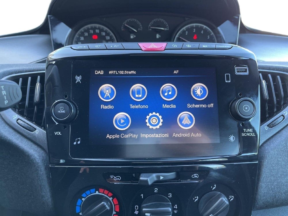 Lancia Ypsilon usata a Torino (14)