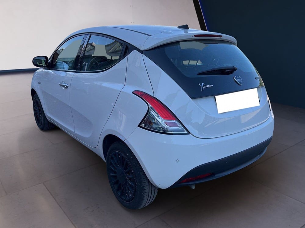Lancia Ypsilon usata a Torino (5)