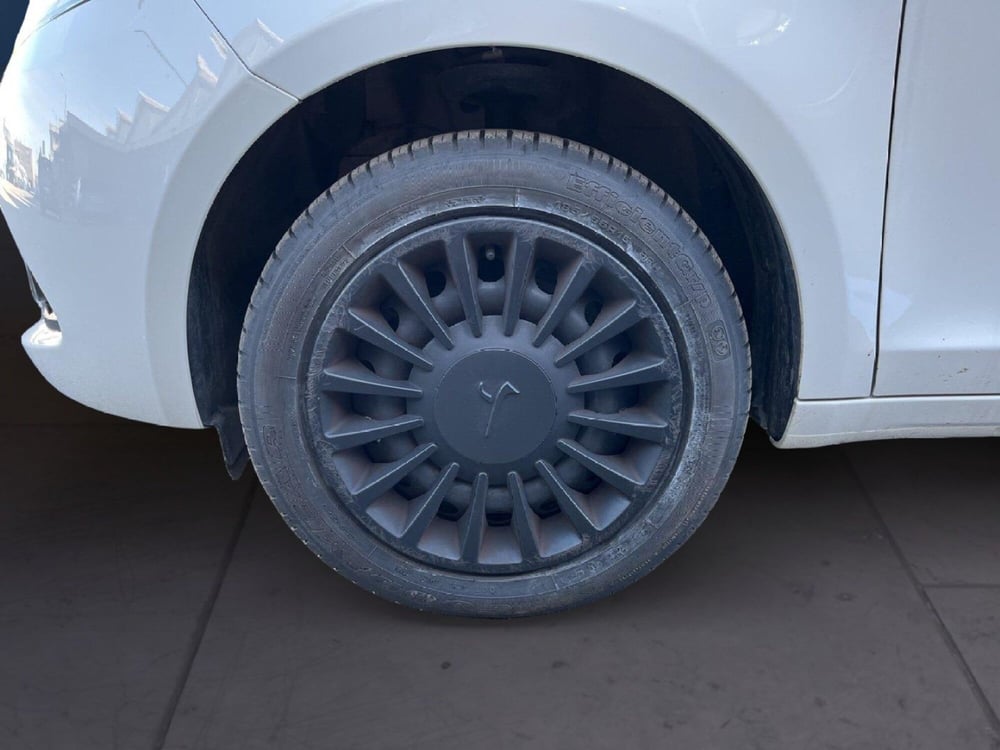 Lancia Ypsilon usata a Torino (8)