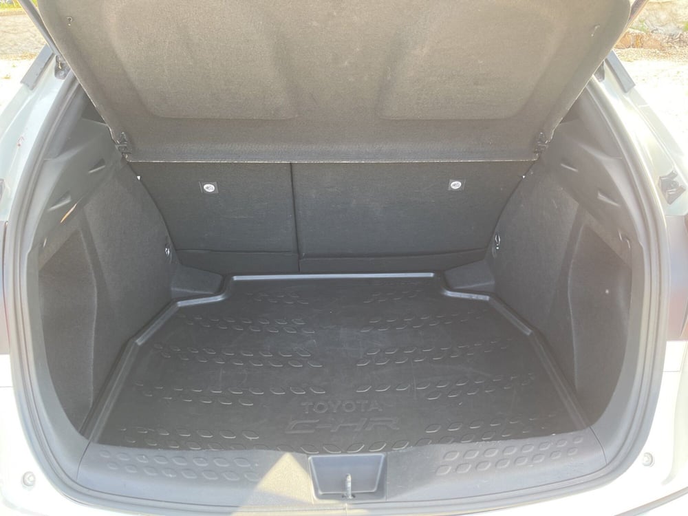 Toyota Toyota C-HR usata a Catania (7)