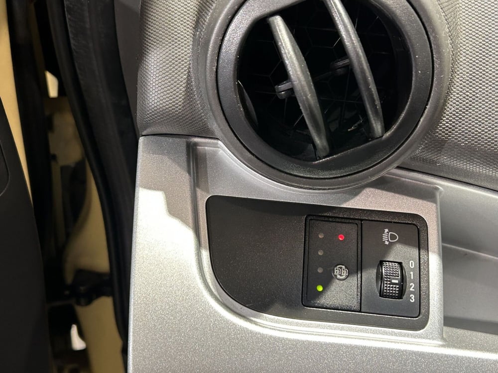 Chevrolet Spark usata a Milano (17)