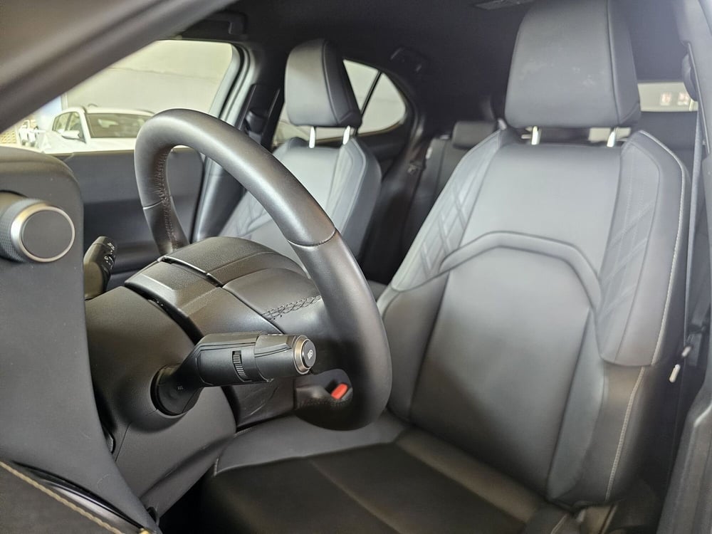 Lexus UX usata a Cremona (8)