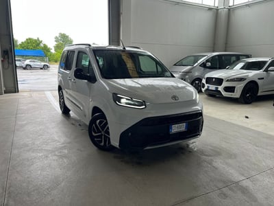 Toyota Proace City Verso City Verso 1.5D 100 CV S&amp;S Short Executive del 2024 usata a Cremona