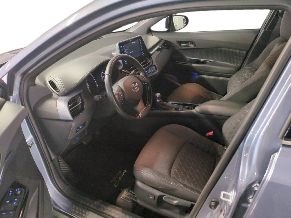 Toyota Toyota C-HR usata a Milano (10)