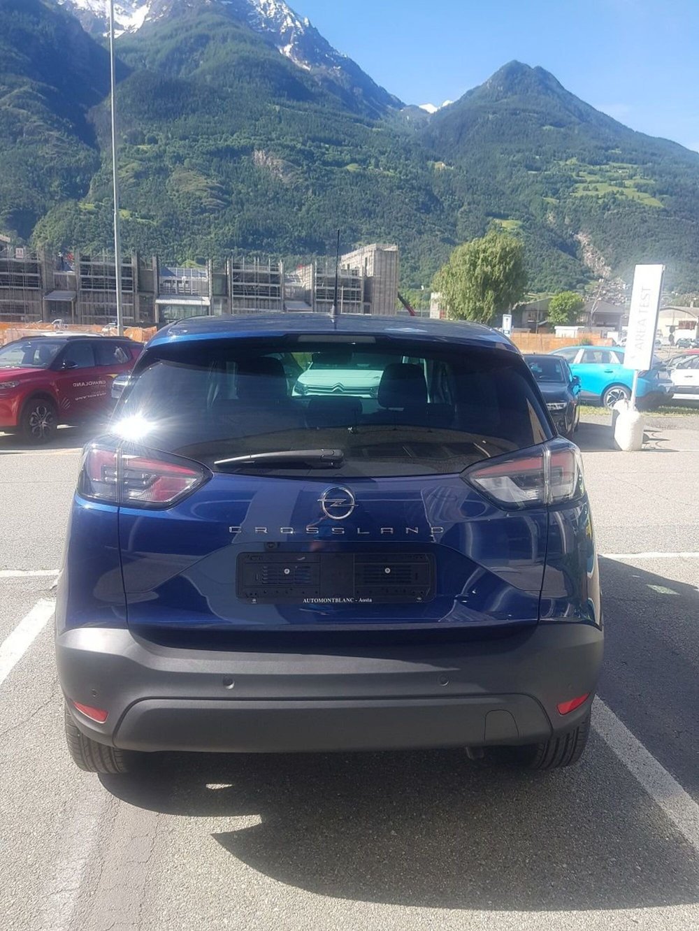 Opel Crossland nuova a Aosta (9)