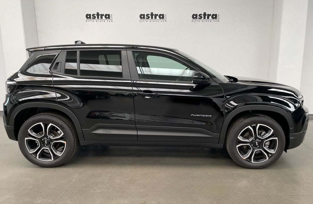 Jeep Avenger nuova a Novara (3)