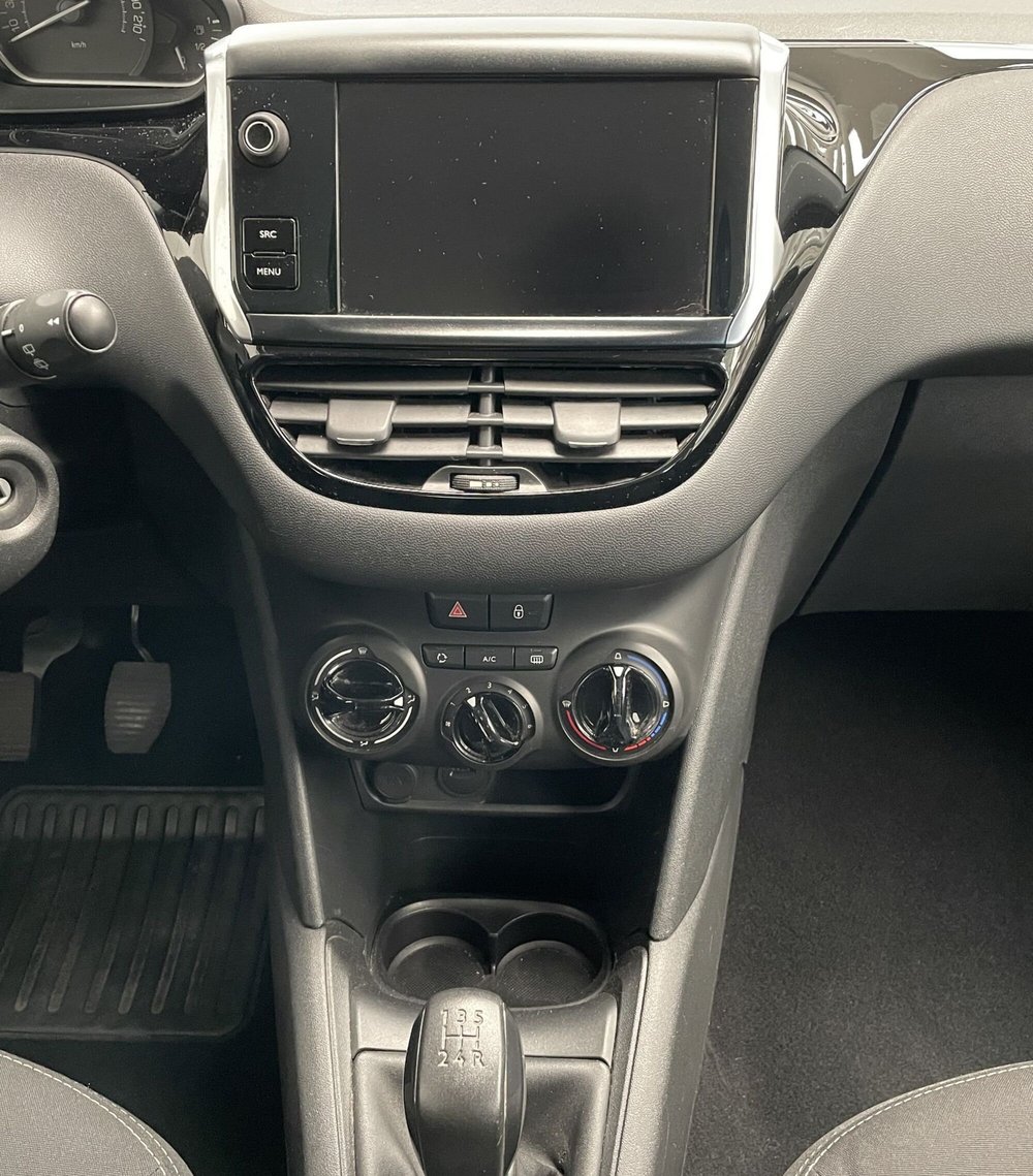 Peugeot 208 usata a Novara (13)