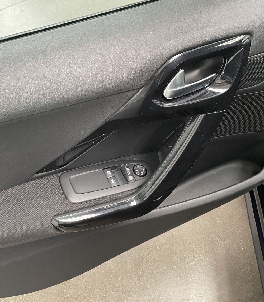 Peugeot 208 usata a Novara (16)
