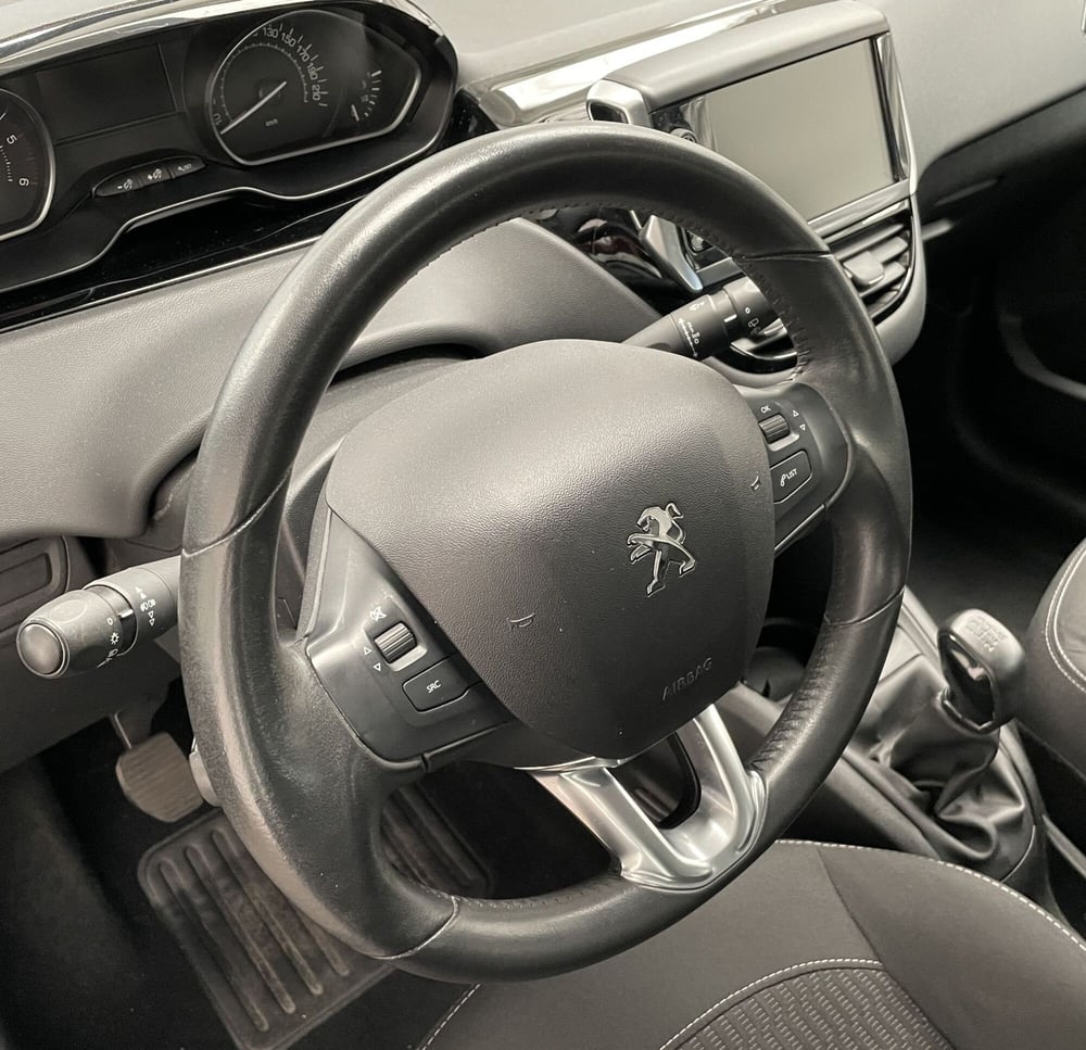Peugeot 208 usata a Novara (17)