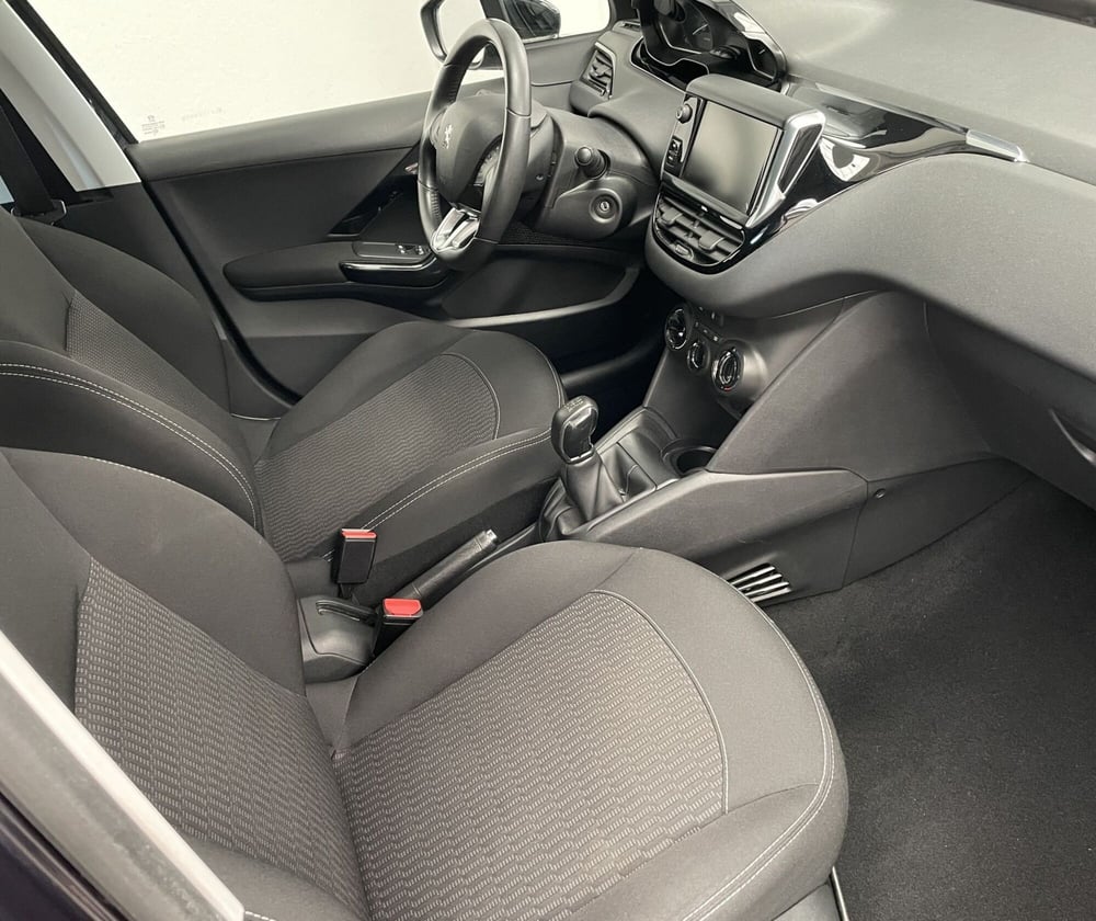 Peugeot 208 usata a Novara (8)
