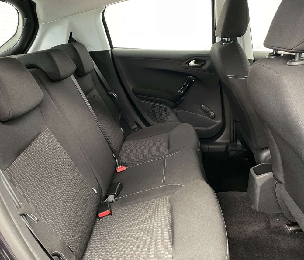 Peugeot 208 usata a Novara (9)