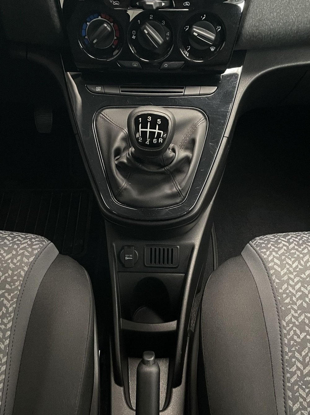 Lancia Ypsilon usata a Novara (13)