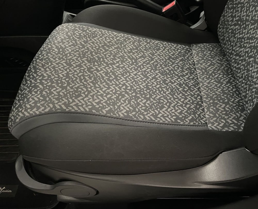 Lancia Ypsilon usata a Novara (19)