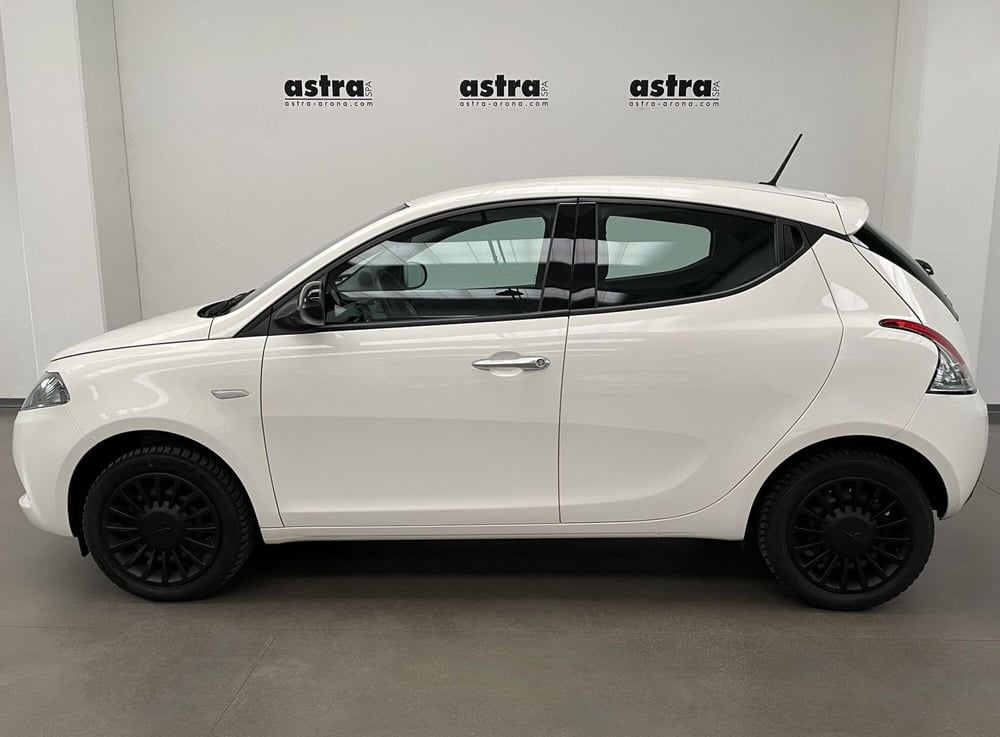 Lancia Ypsilon usata a Novara (7)