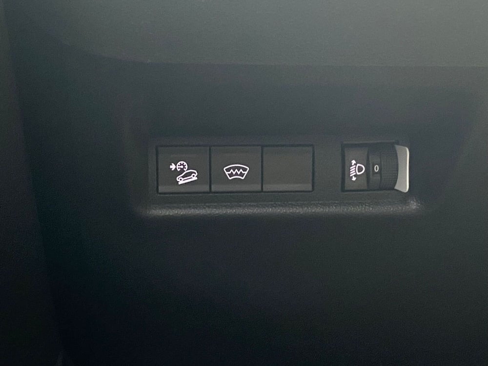 Jeep Avenger nuova a La Spezia (15)