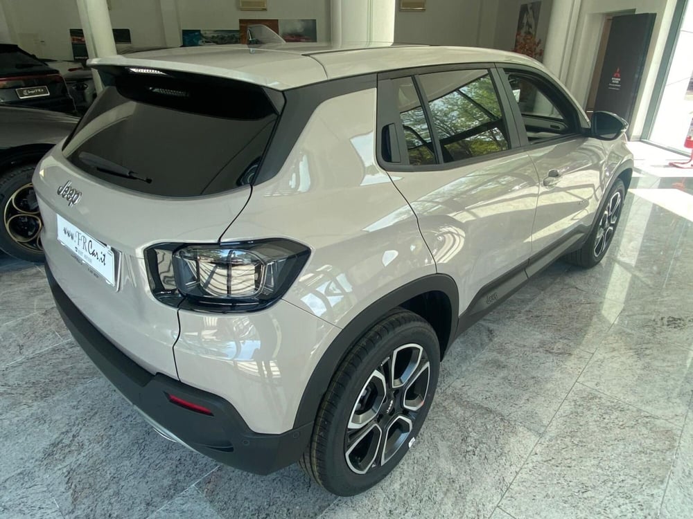 Jeep Avenger nuova a La Spezia (7)