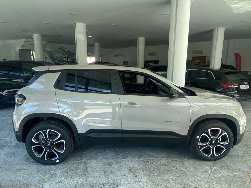 Jeep Avenger nuova a La Spezia (8)
