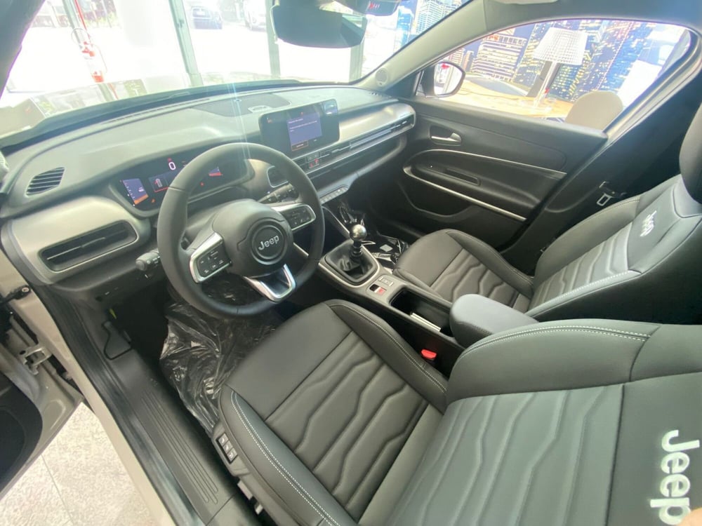 Jeep Avenger nuova a La Spezia (9)