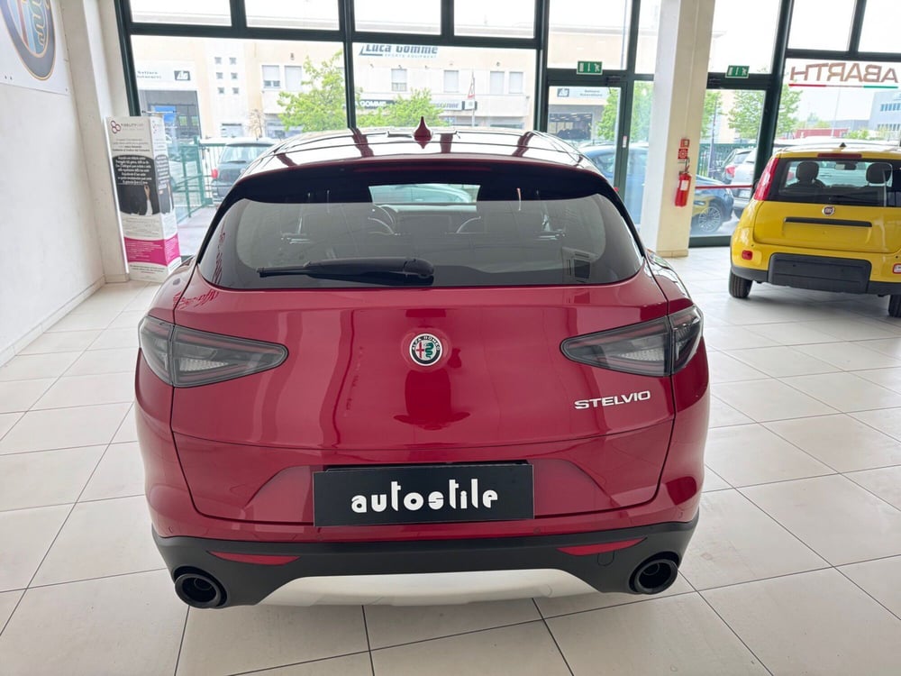 Alfa Romeo Stelvio nuova a Reggio Emilia (5)