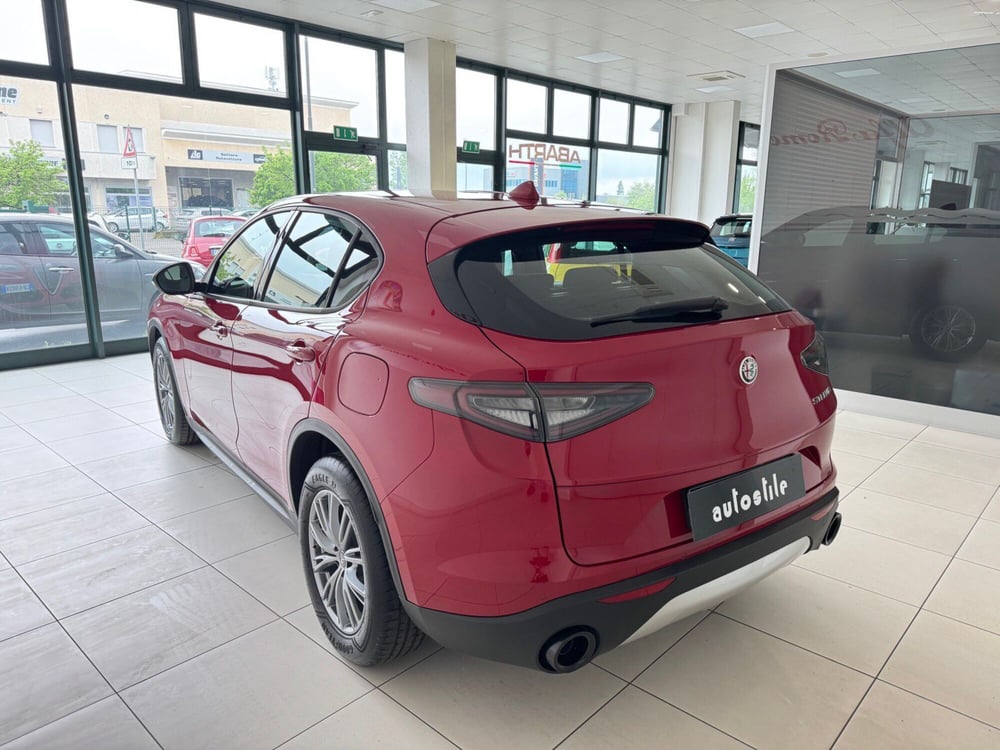 Alfa Romeo Stelvio nuova a Reggio Emilia (6)