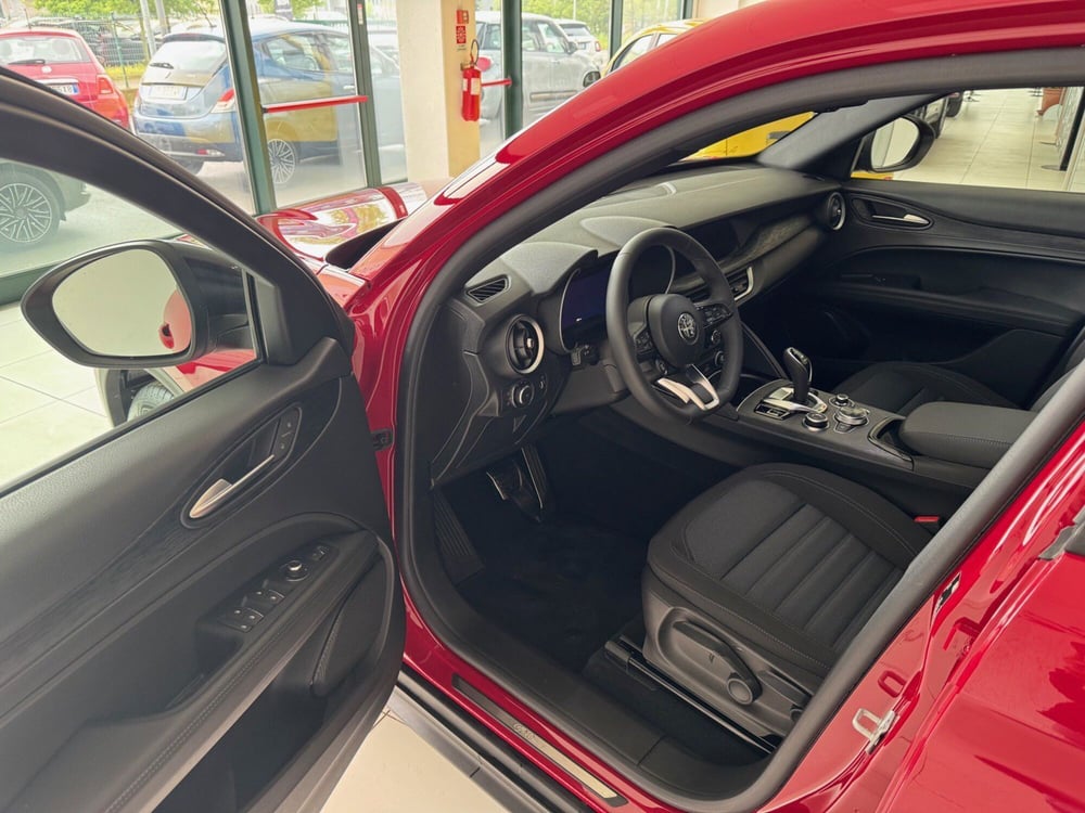 Alfa Romeo Stelvio nuova a Reggio Emilia (9)
