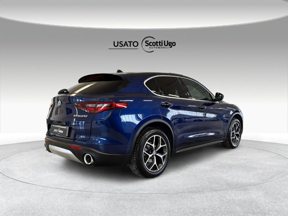 Alfa Romeo Stelvio usata a Siena (12)