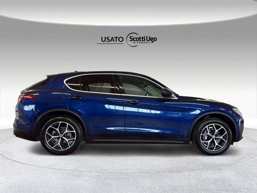 Alfa Romeo Stelvio usata a Siena (13)