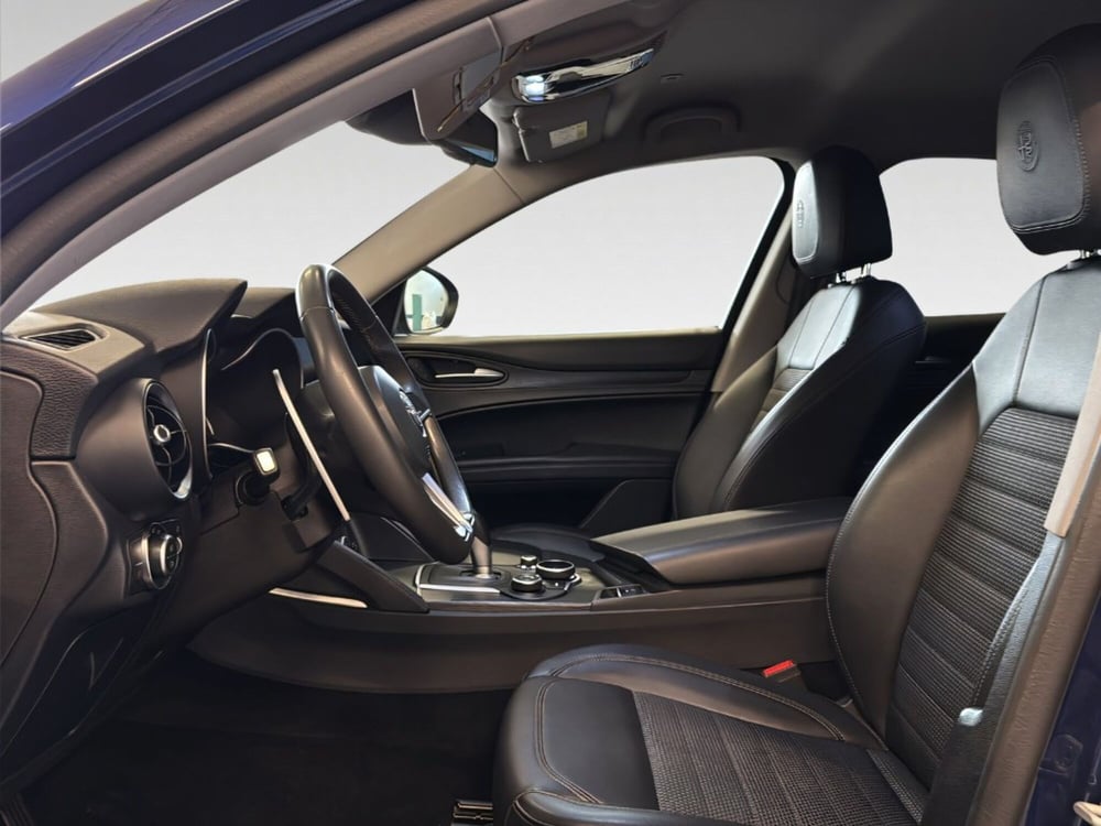 Alfa Romeo Stelvio usata a Siena (16)