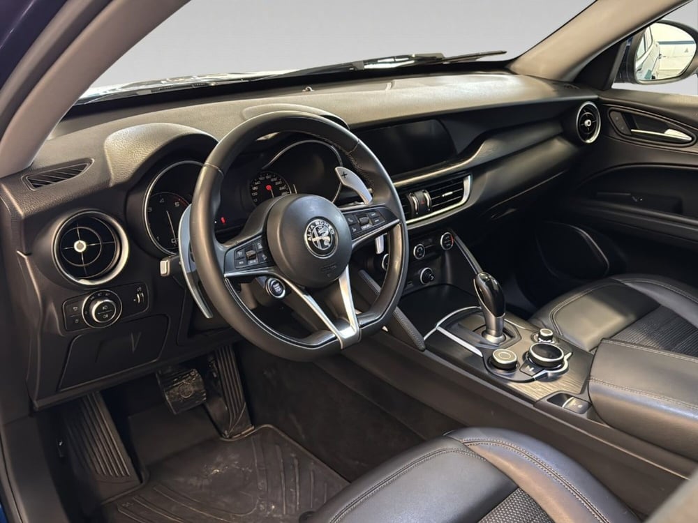 Alfa Romeo Stelvio usata a Siena (17)