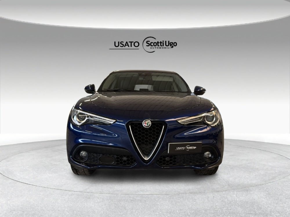 Alfa Romeo Stelvio usata a Siena (2)